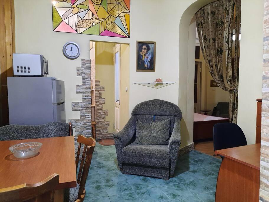 Nataly Apartament-Old Tbilisi Center ภายนอก รูปภาพ